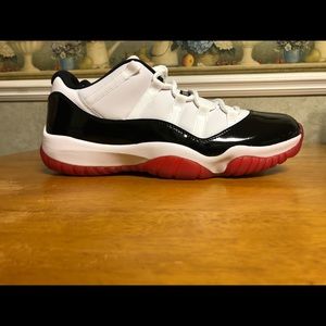Jordan 11 Low - Concord/Bred